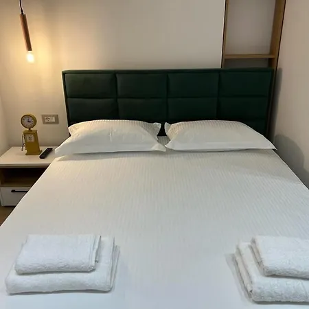 Blloku One Riverside Luxury Apartament شقة *